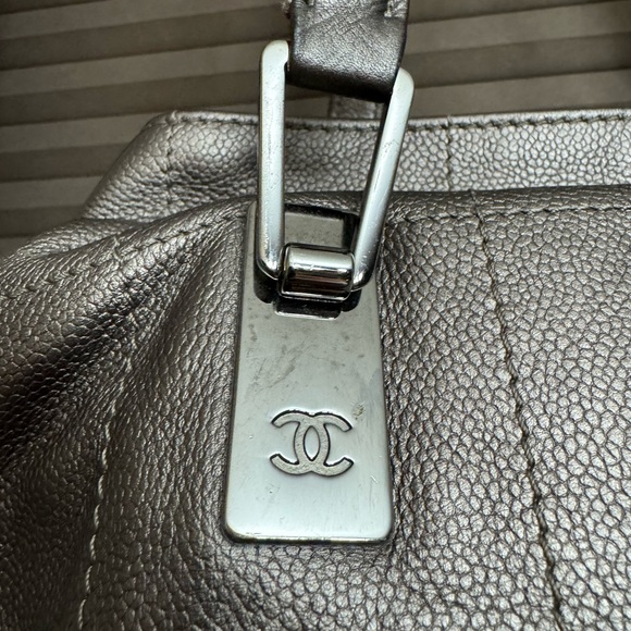 Chanel metallic bronze shoulder bag. - Picture 6 of 15